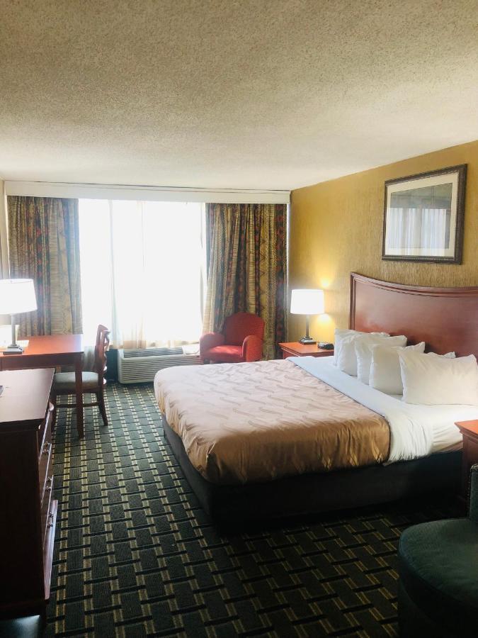 Quail Inn And Suites - شاطئ ميرتل المظهر الخارجي الصورة
