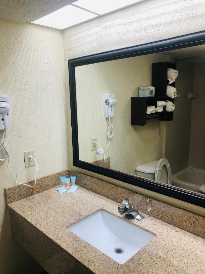 Quail Inn And Suites - شاطئ ميرتل المظهر الخارجي الصورة