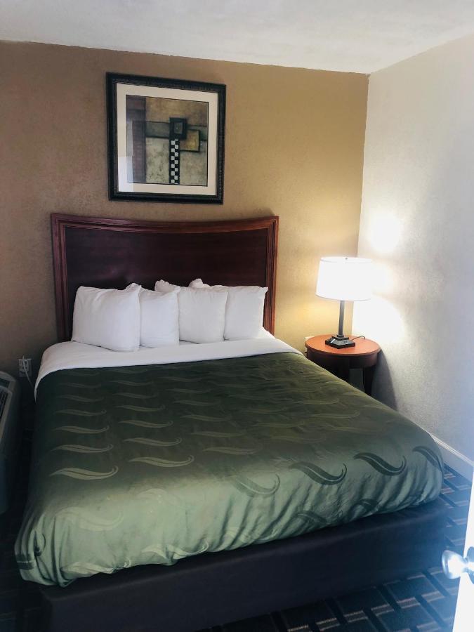 Quail Inn And Suites - شاطئ ميرتل المظهر الخارجي الصورة