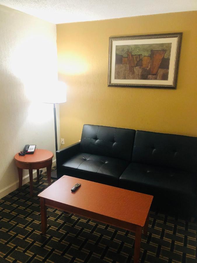 Quail Inn And Suites - شاطئ ميرتل المظهر الخارجي الصورة